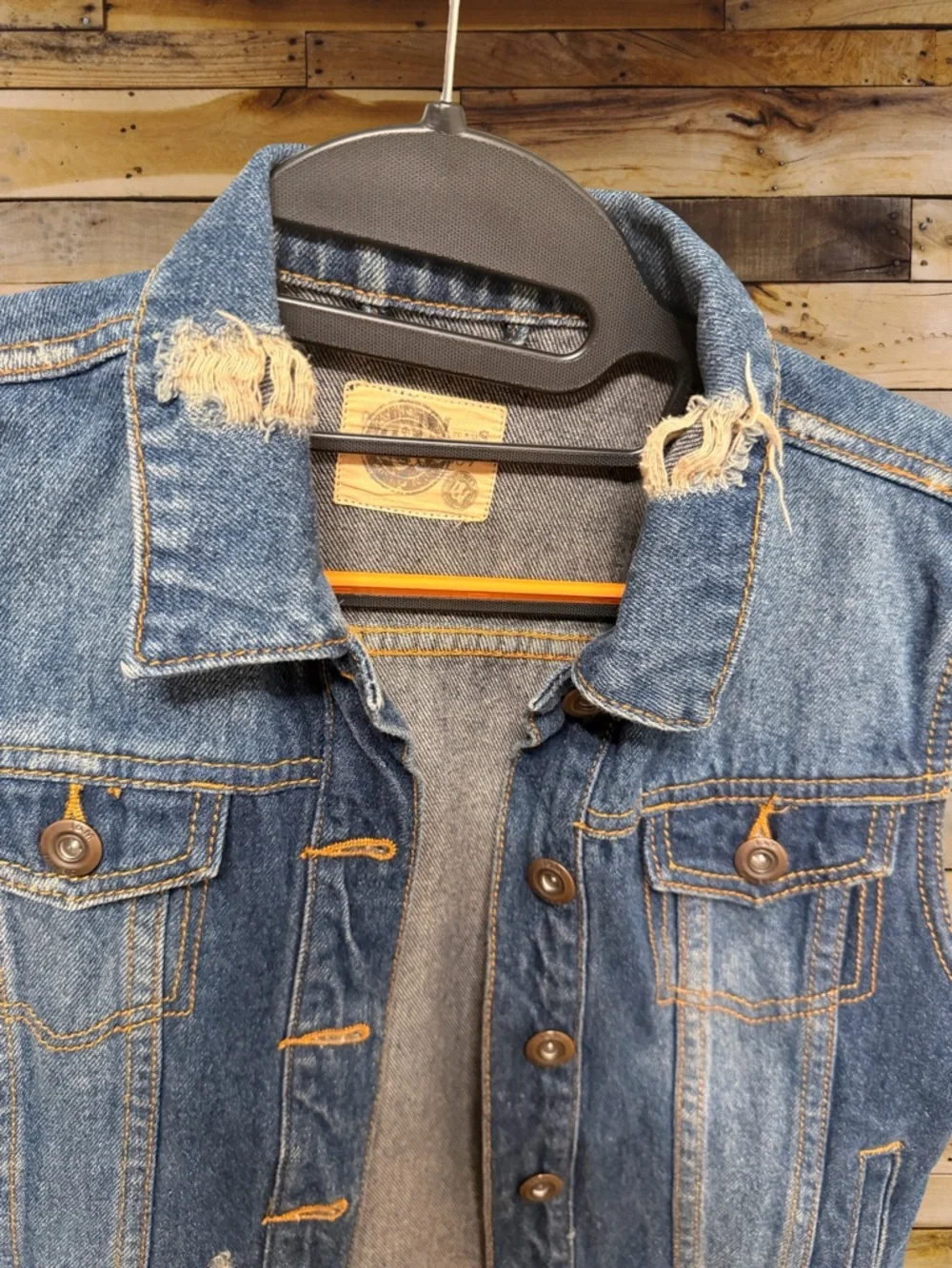 I&M Jeans Distressed Denim Vest Medium Wash Button Front Blue Size Medium - Picture 4 of 6